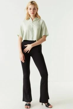 Stitches Ladies Button-Up Cropped Short Sleeve Blouse 26 Stitches Ladies Button-Up Cropped Short Sleeve Blouse