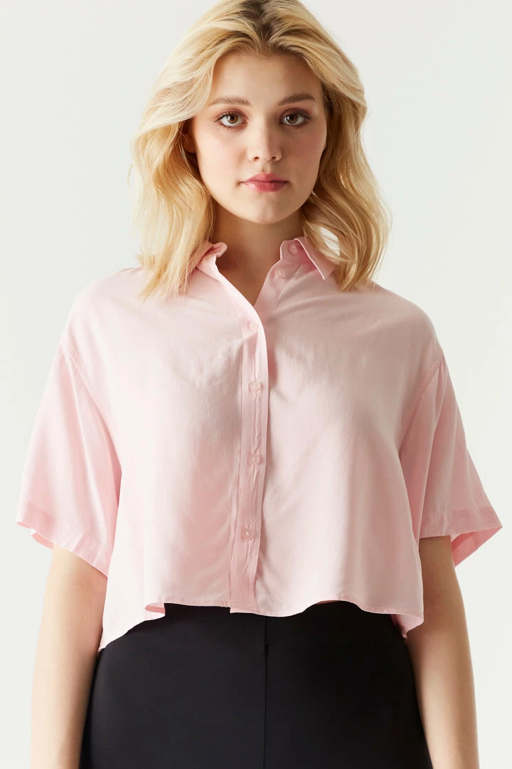 Stitches Ladies Button-Up Cropped Short Sleeve Blouse 13 Stitches Ladies Button-Up Cropped Short Sleeve Blouse