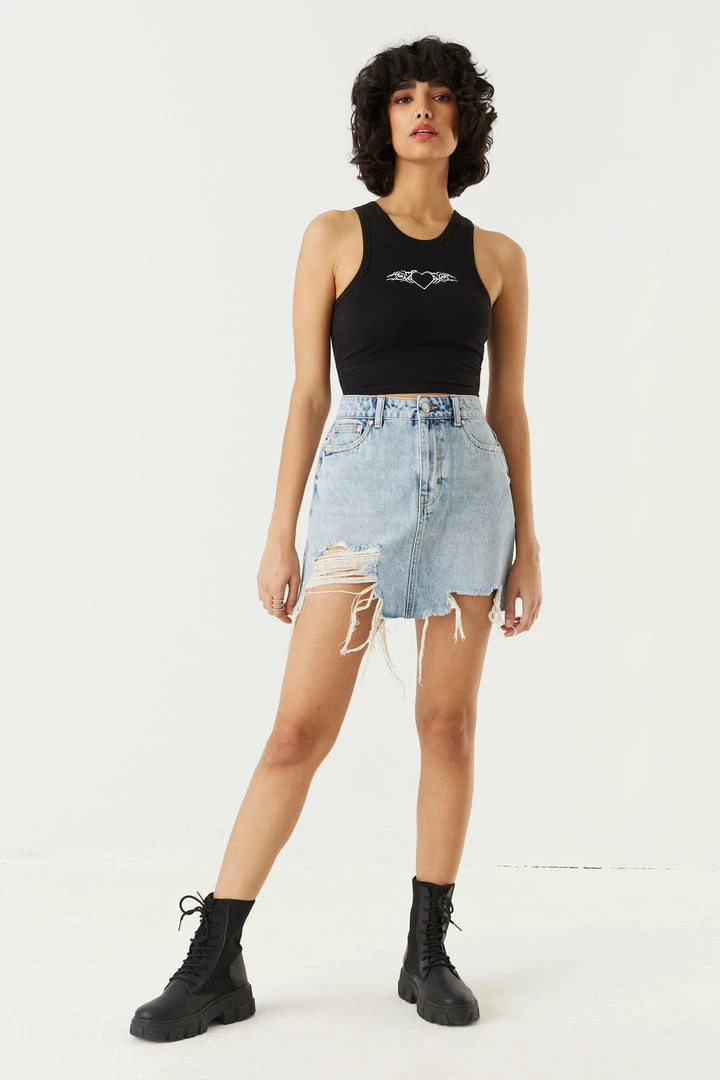 Stitches Ladies Refuge Jeans Refuge Raw Hem Distressed Light Wash Denim Skirt 3 Stitches Ladies Refuge Jeans Refuge Raw Hem Distressed Light Wash Denim Skirt