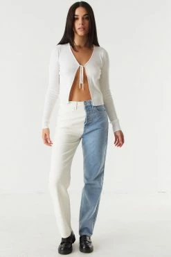 Stitches Ladies Refuge Jeans Refuge 90's Ultra High-Rise Two-Tone Mom Jean 9 Stitches Ladies Refuge Jeans Refuge 90's Ultra High-Rise Two-Tone Mom Jean