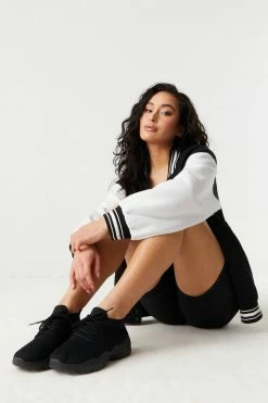 Stitches Ladies Sneakers Lace-Up Chunky Sole Knit Sneaker