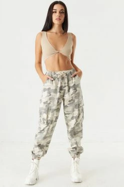 Stitches Ladies Seamless Ribbed V-Neck Twist Front Bralette Tank