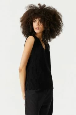 Stitches Ladies Chunky Knit V-Neck Vest