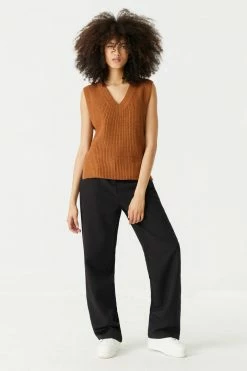 Stitches Ladies Chunky Knit V-Neck Vest