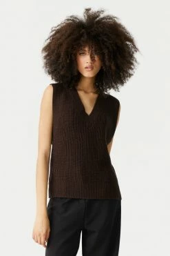 Stitches Ladies Chunky Knit V-Neck Vest