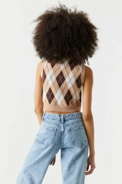 Stitches Ladies Tan Argyle Print V-Neck Cropped Knit Vest