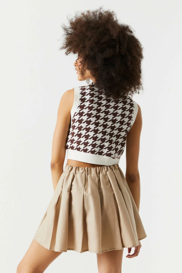 Stitches Ladies Houndstooth Print V-Neck Cropped Knit Vest Sweaters 2 Stitches Ladies Houndstooth Print V-Neck Cropped Knit Vest Sweaters