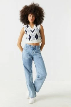 Stitches Ladies Argyle Print V-Neck Cropped Knit Vest Sweaters 5 Stitches Ladies Argyle Print V-Neck Cropped Knit Vest Sweaters