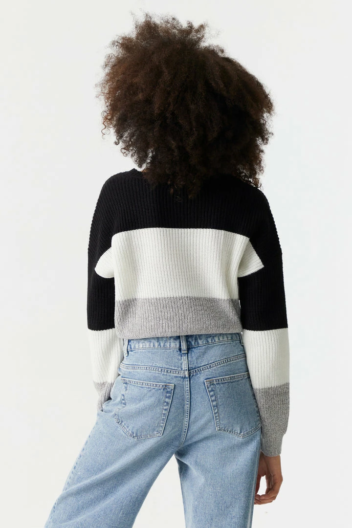 Stitches Ladies Thick Striped Cropped Crewneck Sweater Sweaters 2 Stitches Ladies Thick Striped Cropped Crewneck Sweater Sweaters