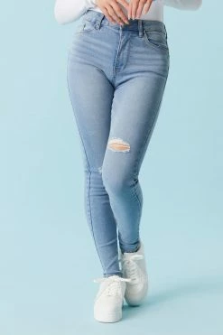 Stitches Ladies Refuge Jeans Refuge High-Rise Light Distressed Skinny Jean