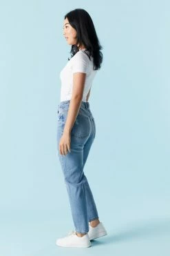 Stitches Ladies Refuge Jeans Refuge Heavy Distressed Medium Wash Mom Jean