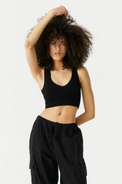 Stitches Ladies Seamless Ribbed V-Neck Cropped Tank Top Tops 21 Stitches Ladies Seamless Ribbed V-Neck Cropped Tank Top Tops