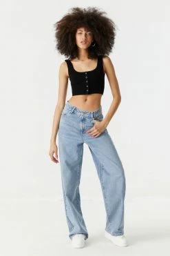 Stitches Ladies Ribbed Seamless Button-Up Cropped Tank Top Tops 23 Stitches Ladies Ribbed Seamless Button-Up Cropped Tank Top Tops