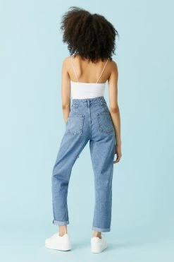 Stitches Ladies Refuge Ultra-High-Rise Medium Wash Pleated Mom Jean Refuge Jeans