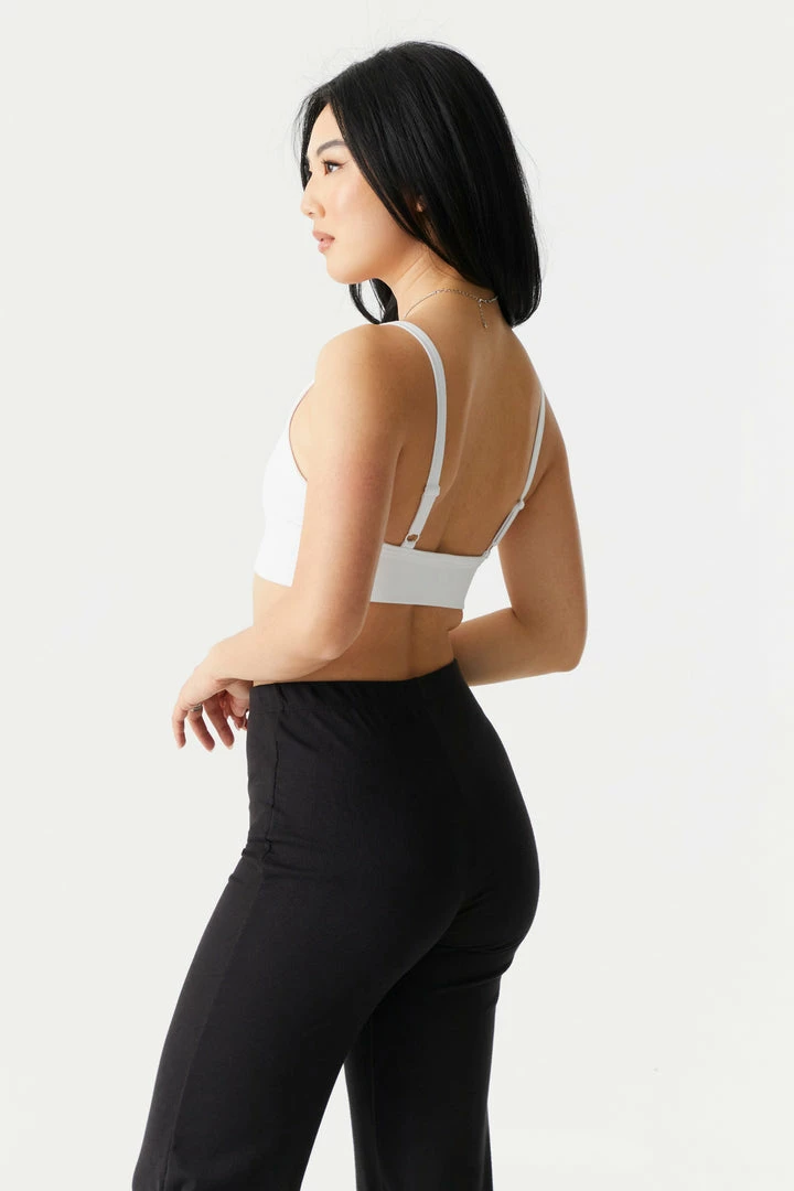 Stitches Ladies Tops Seamless V-Neck Bralette 8 Stitches Ladies Tops Seamless V-Neck Bralette