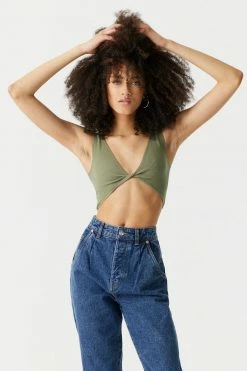 Stitches Ladies Seamless Ribbed V-Neck Twist Front Bra Top Tops 39 Stitches Ladies Seamless Ribbed V-Neck Twist Front Bra Top Tops