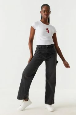 Stitches Ladies Ribbed Embroidered Dagger Heart Graphic Lettuce Hem Cropped T-Shirt Tops 7 Stitches Ladies Ribbed Embroidered Dagger Heart Graphic Lettuce Hem Cropped T-Shirt Tops