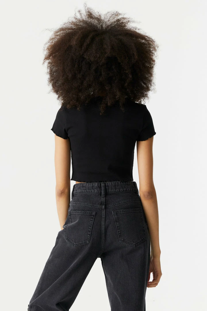 Stitches Ladies Tops Embroidered Hearts Graphic Lettuce Hem Cropped T-Shirt 2 Stitches Ladies Tops Embroidered Hearts Graphic Lettuce Hem Cropped T-Shirt