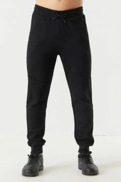 Mens Online Exclusive Basic Zip-Up Pocket Jogger