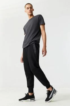 Mens GOAT Graphic Bubble Sole Knit Sneaker