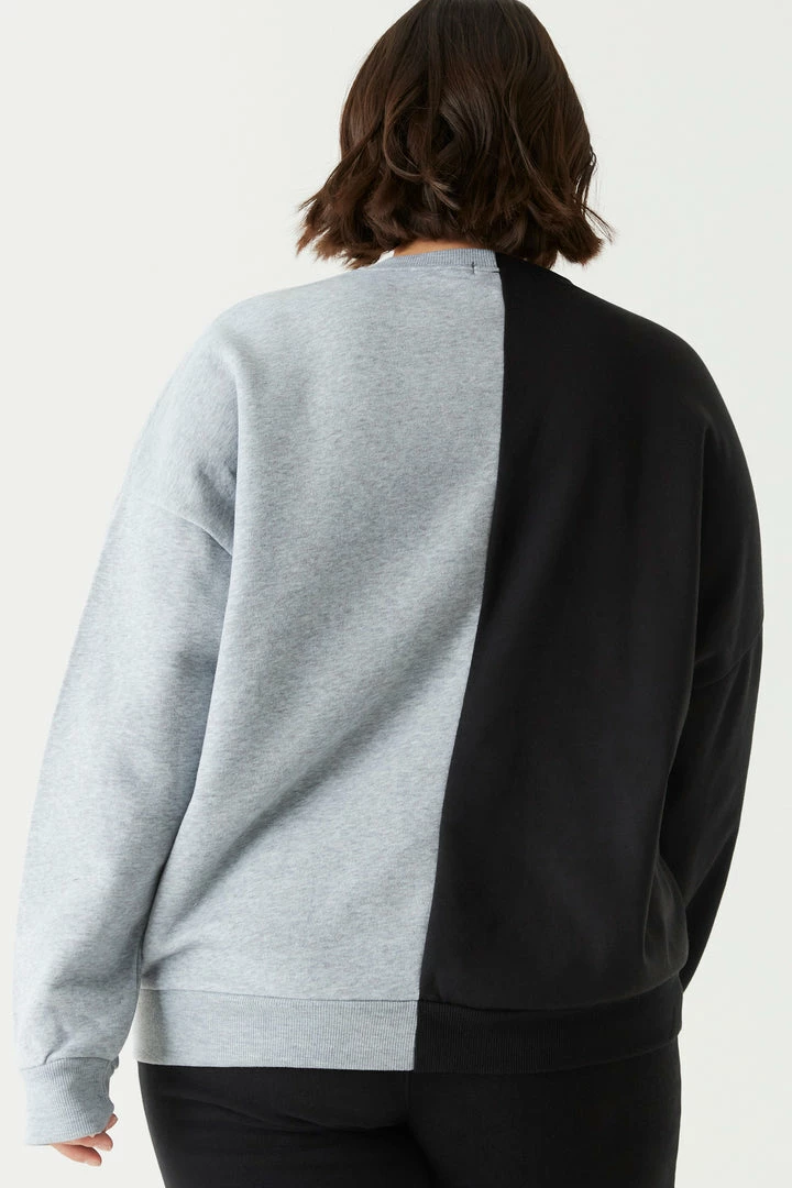 Stitches Ladies Tops Plus Size Cali Graphic Colour Block Sweatshirt 2 Stitches Ladies Tops Plus Size Cali Graphic Colour Block Sweatshirt