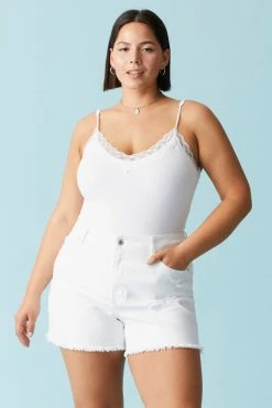 Stitches Ladies Plus Size White Wash Distressed Raw Hem Denim Short Bottoms