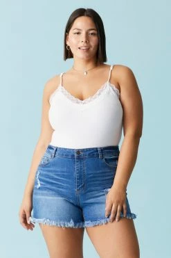 Stitches Ladies Bottoms Plus Size Medium Wash Distressed Raw Hem Denim Short