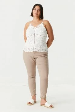 Stitches Ladies Plus Size Lace Front Cropped Cami