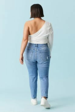 Stitches Ladies Plus Size Distressed Light Wash Boyfriend Jean