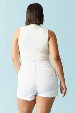 Stitches Ladies Plus Size High-Rise White Wash Rolled Hem Push-Up Denim Short Bottoms